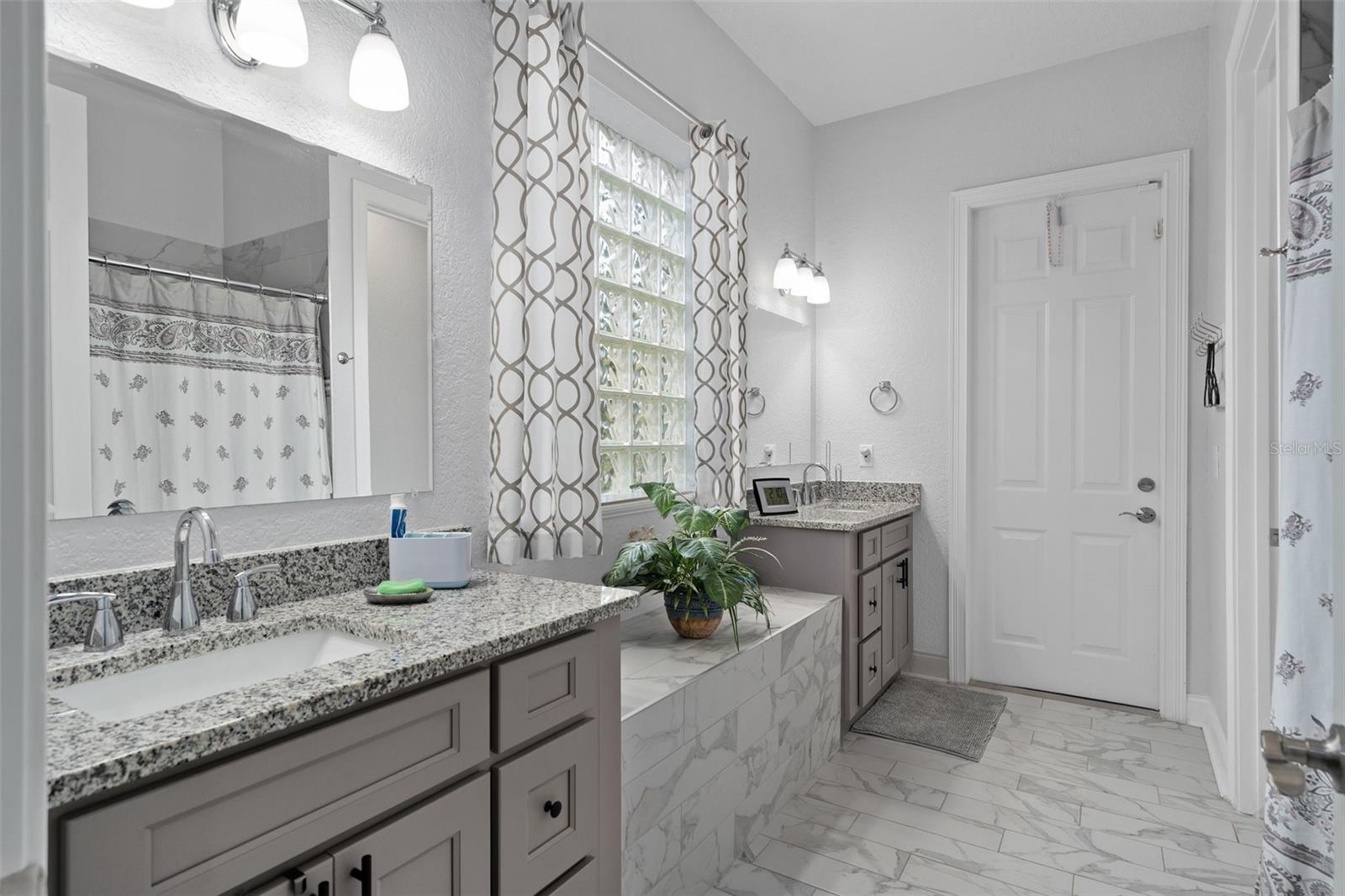 BALMORAL - Residential