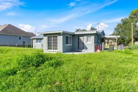 A home in DELAND