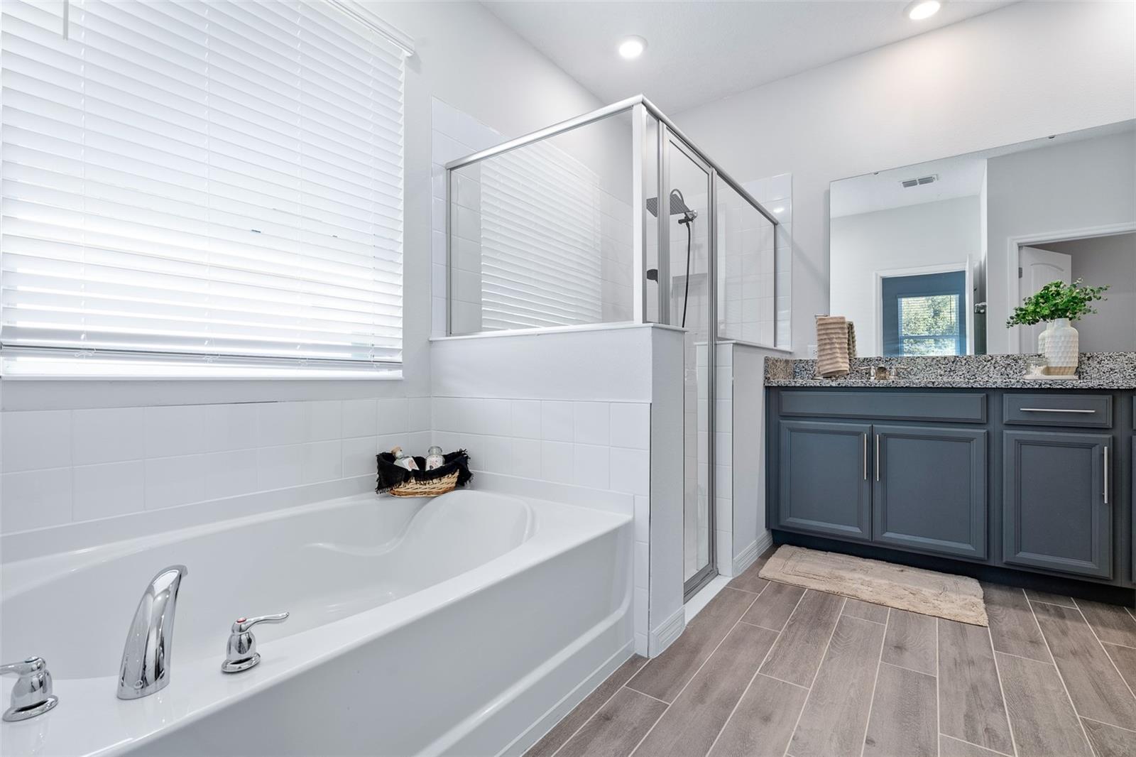 VICTORIA OAKS PH C - Residential