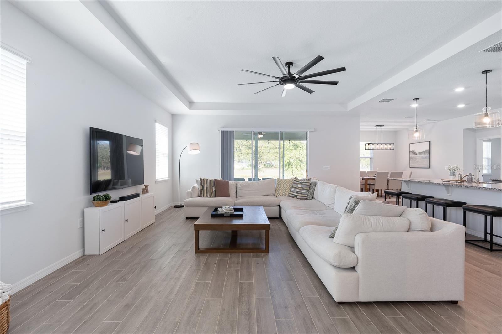 VICTORIA OAKS PH C - Residential