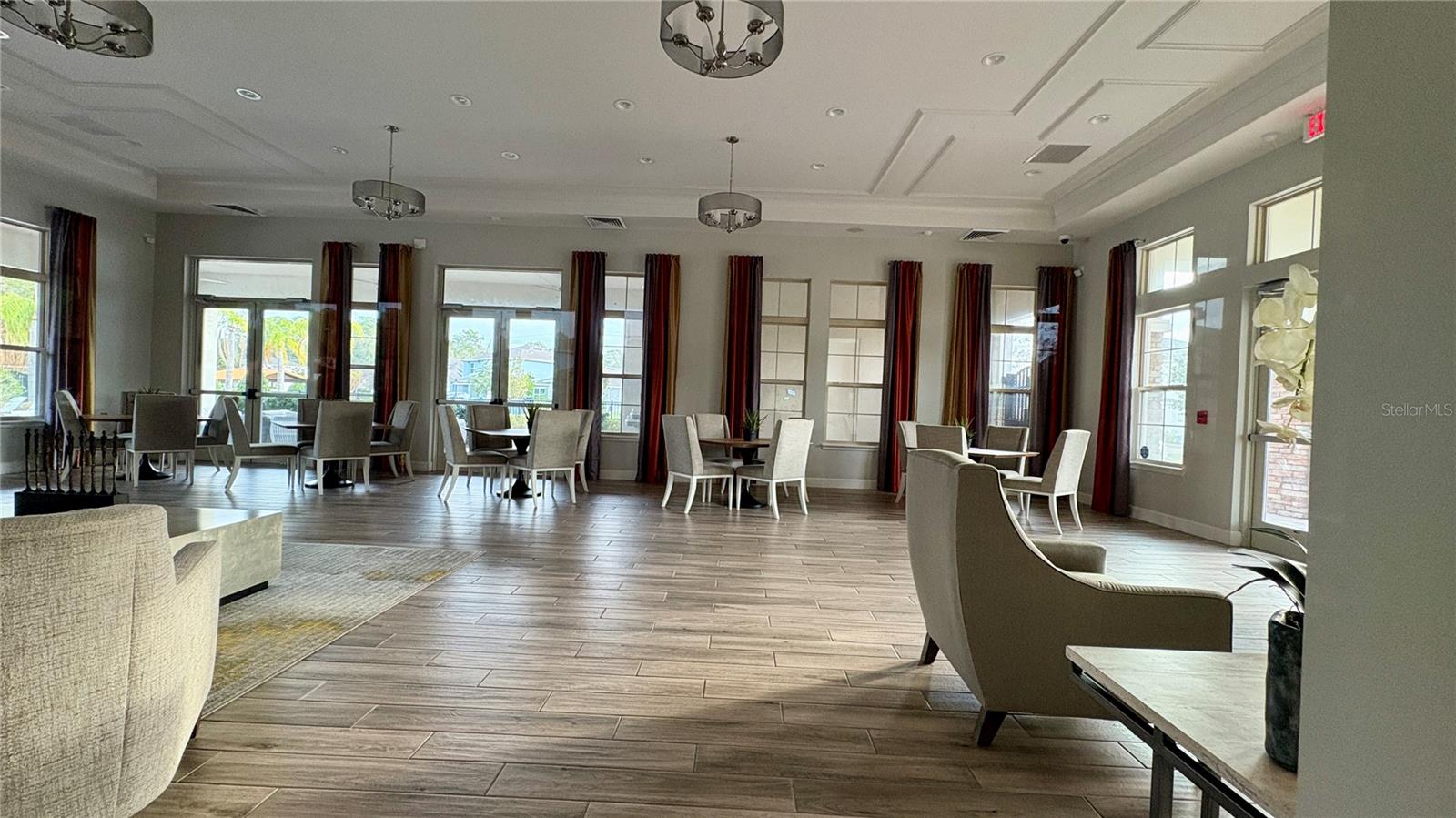 VICTORIA OAKS PH C - Residential