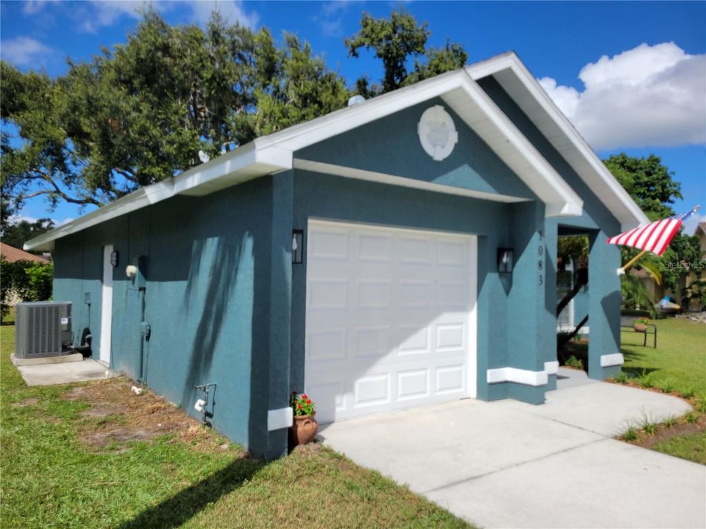Photo of 1083 Deer Hollow Way, Sarasota, FL 34232 (MLS # A4667592)