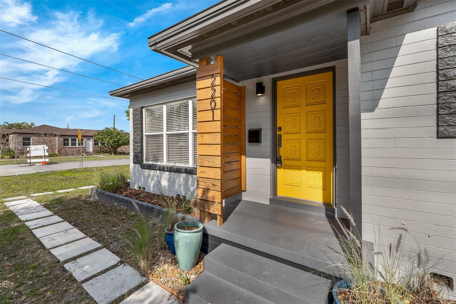 2201 DELANEY. AVENUE