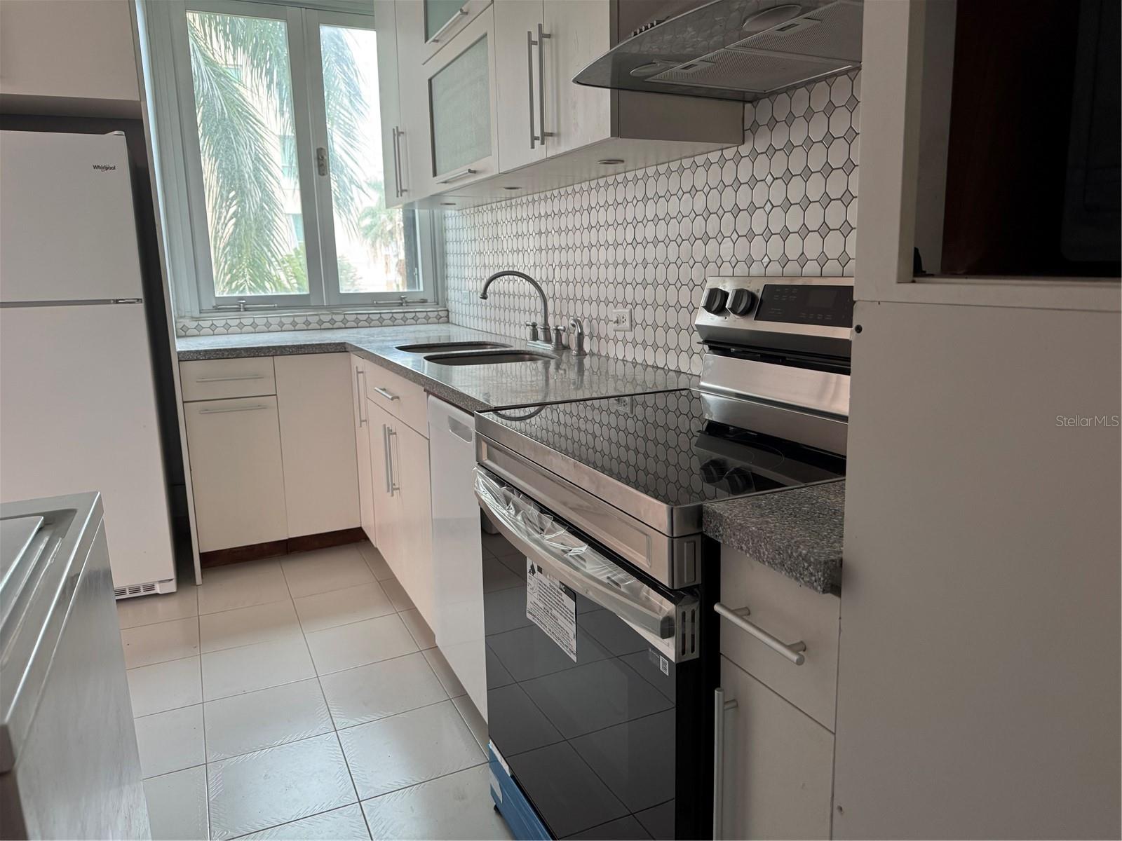 GENERALIFE - Residential Lease