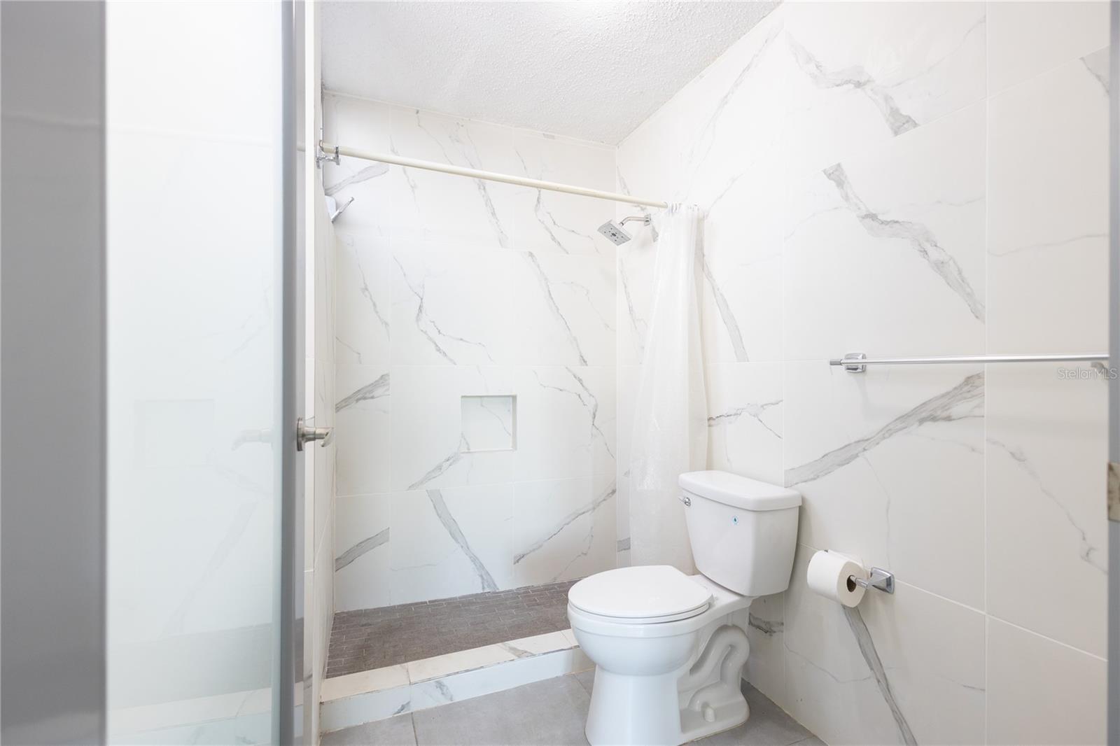 GENERALIFE - Residential Lease