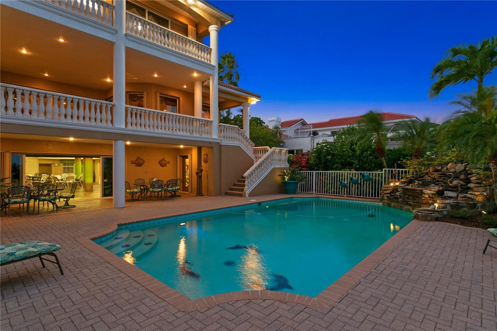 1ST | FLAT ISLAND - Residential