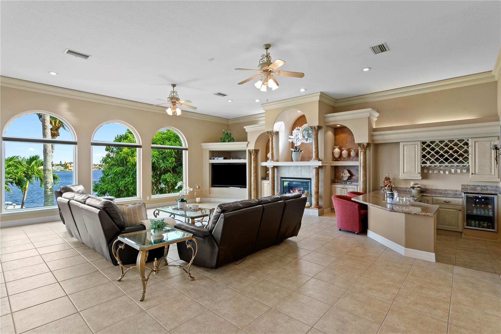 1ST | FLAT ISLAND - Residential