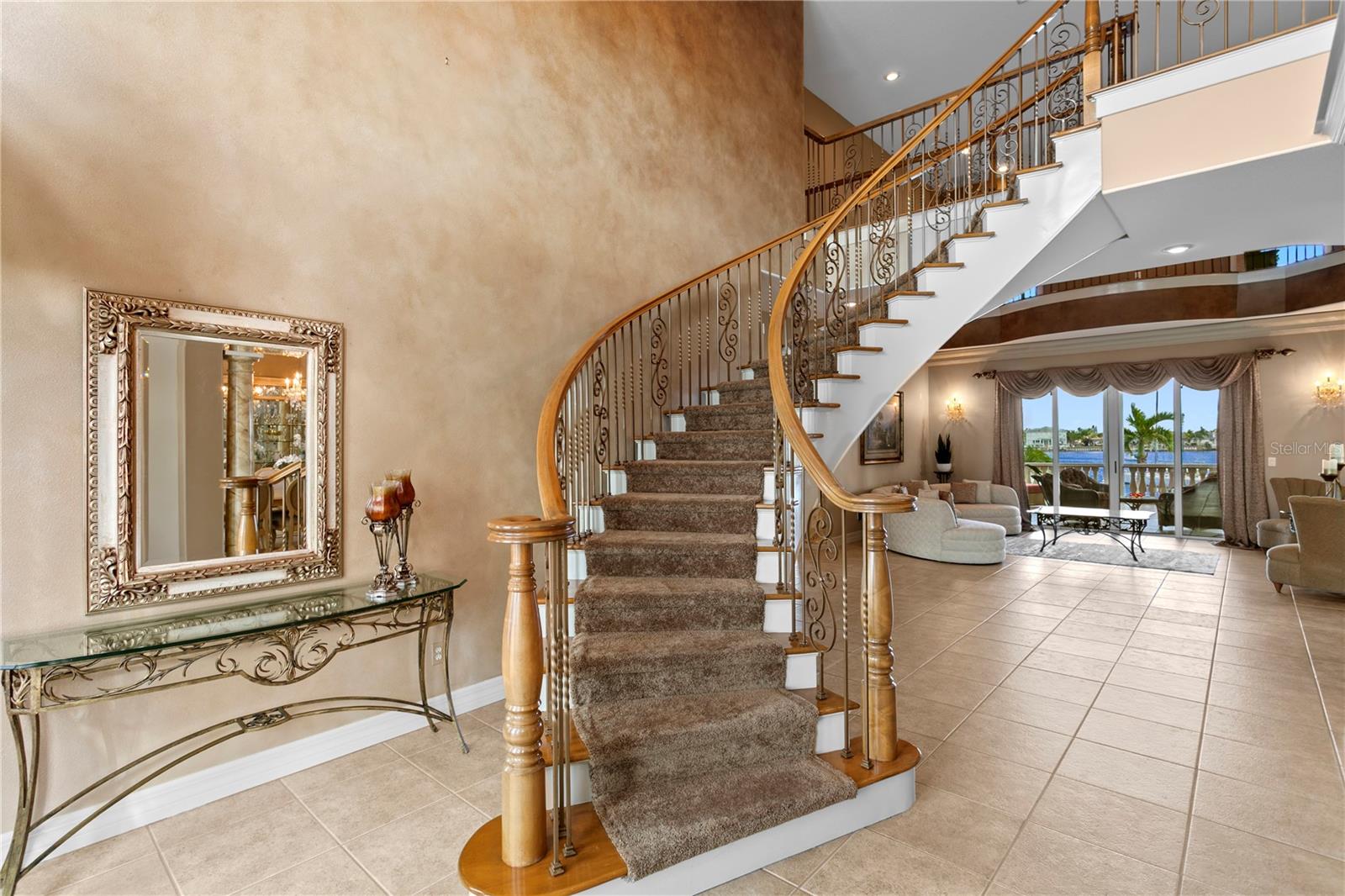 1ST | FLAT ISLAND - Residential