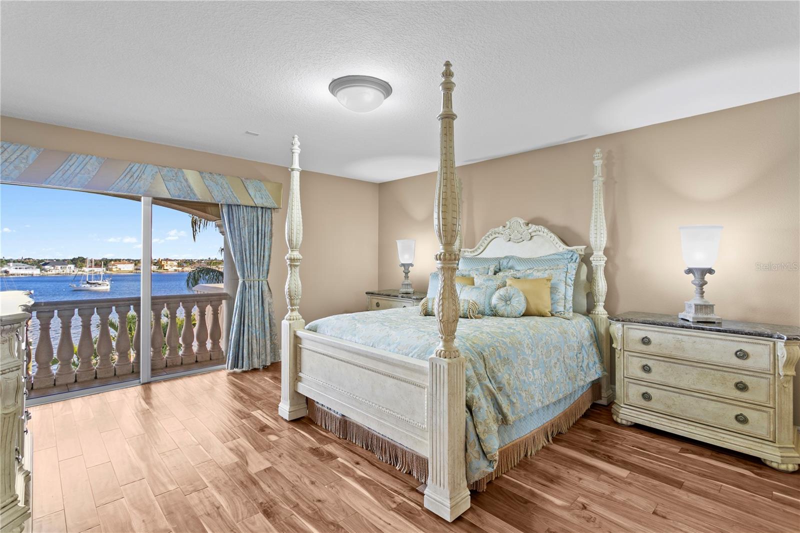 1ST | FLAT ISLAND - Residential