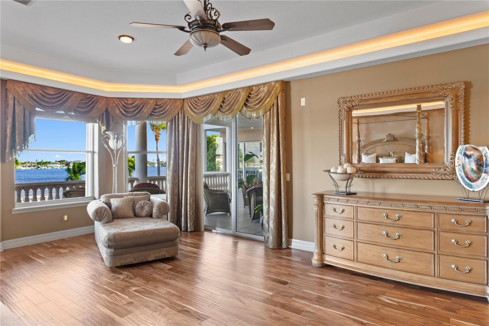 1ST | FLAT ISLAND - Residential