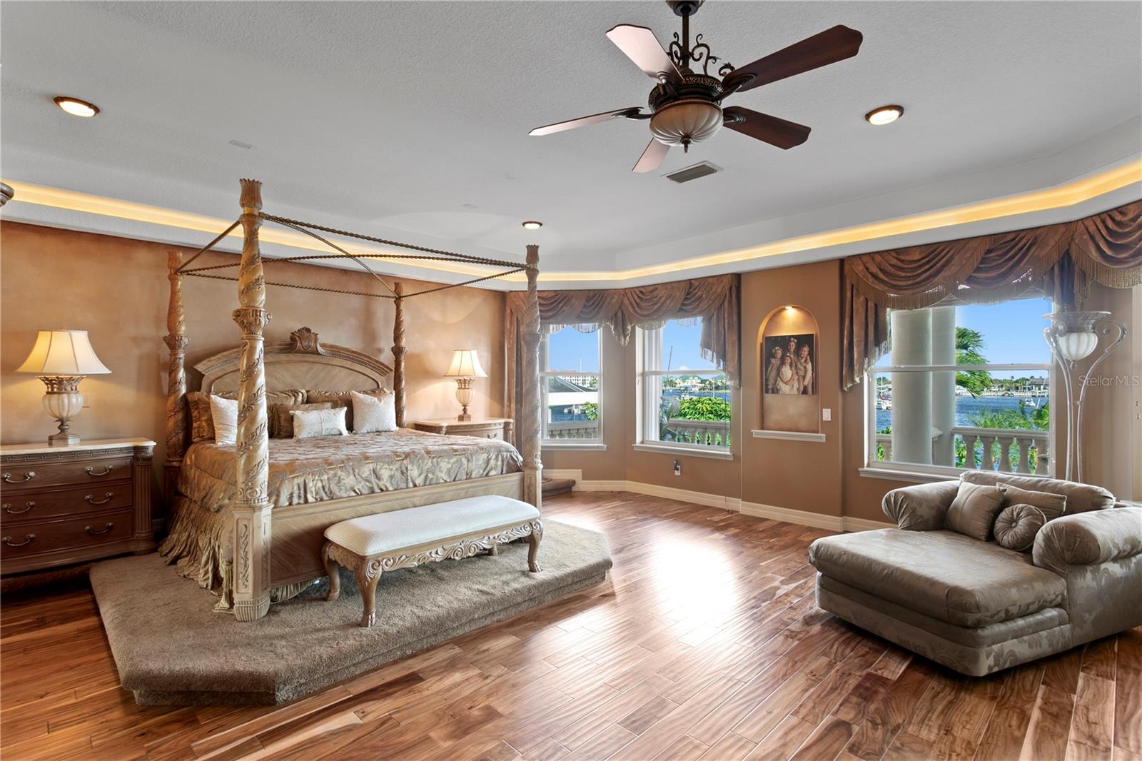 1ST | FLAT ISLAND - Residential