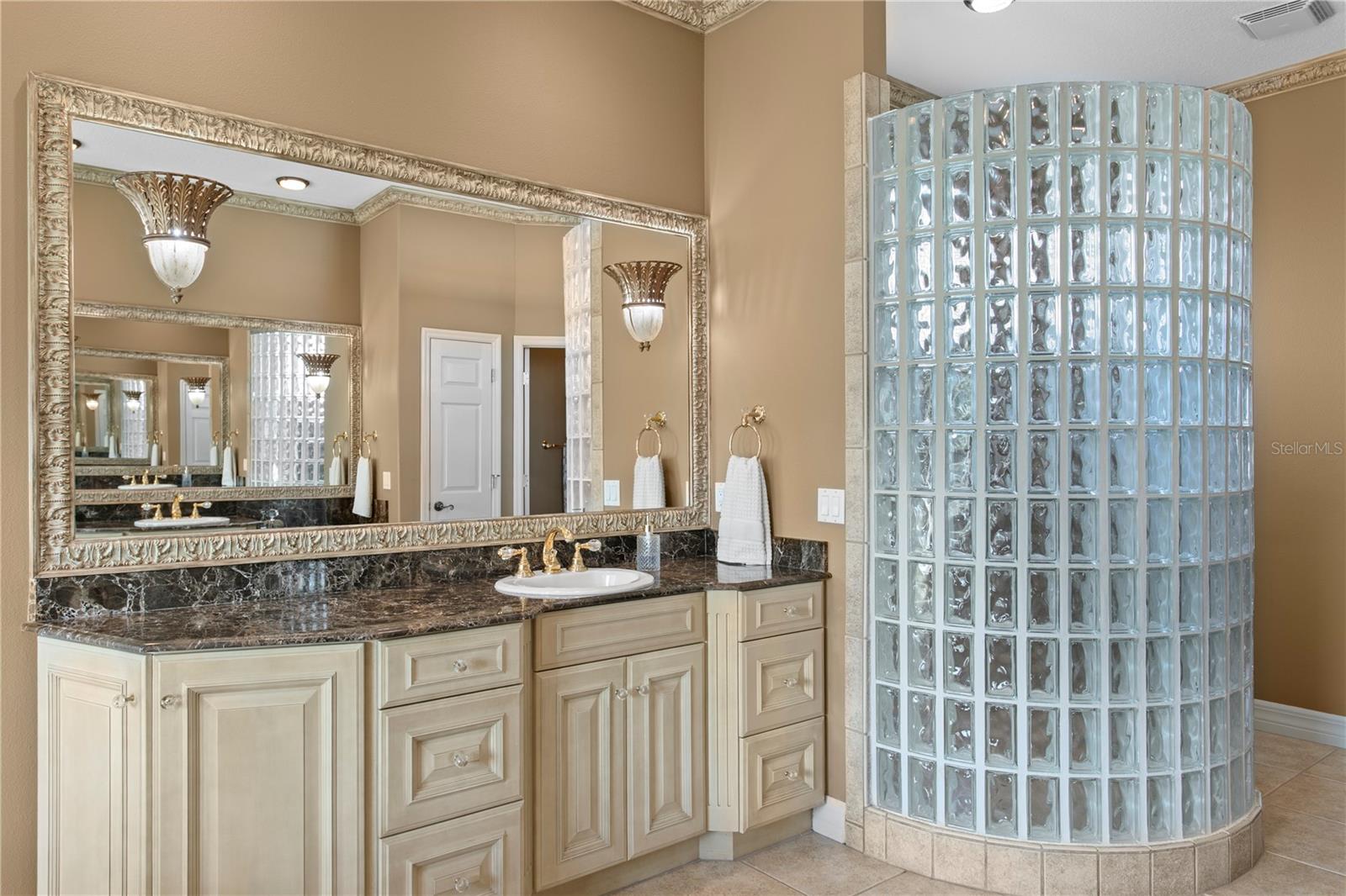 1ST | FLAT ISLAND - Residential