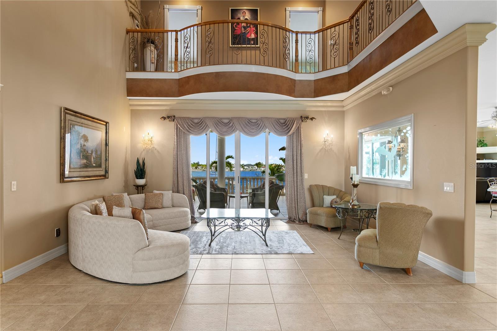 1ST | FLAT ISLAND - Residential