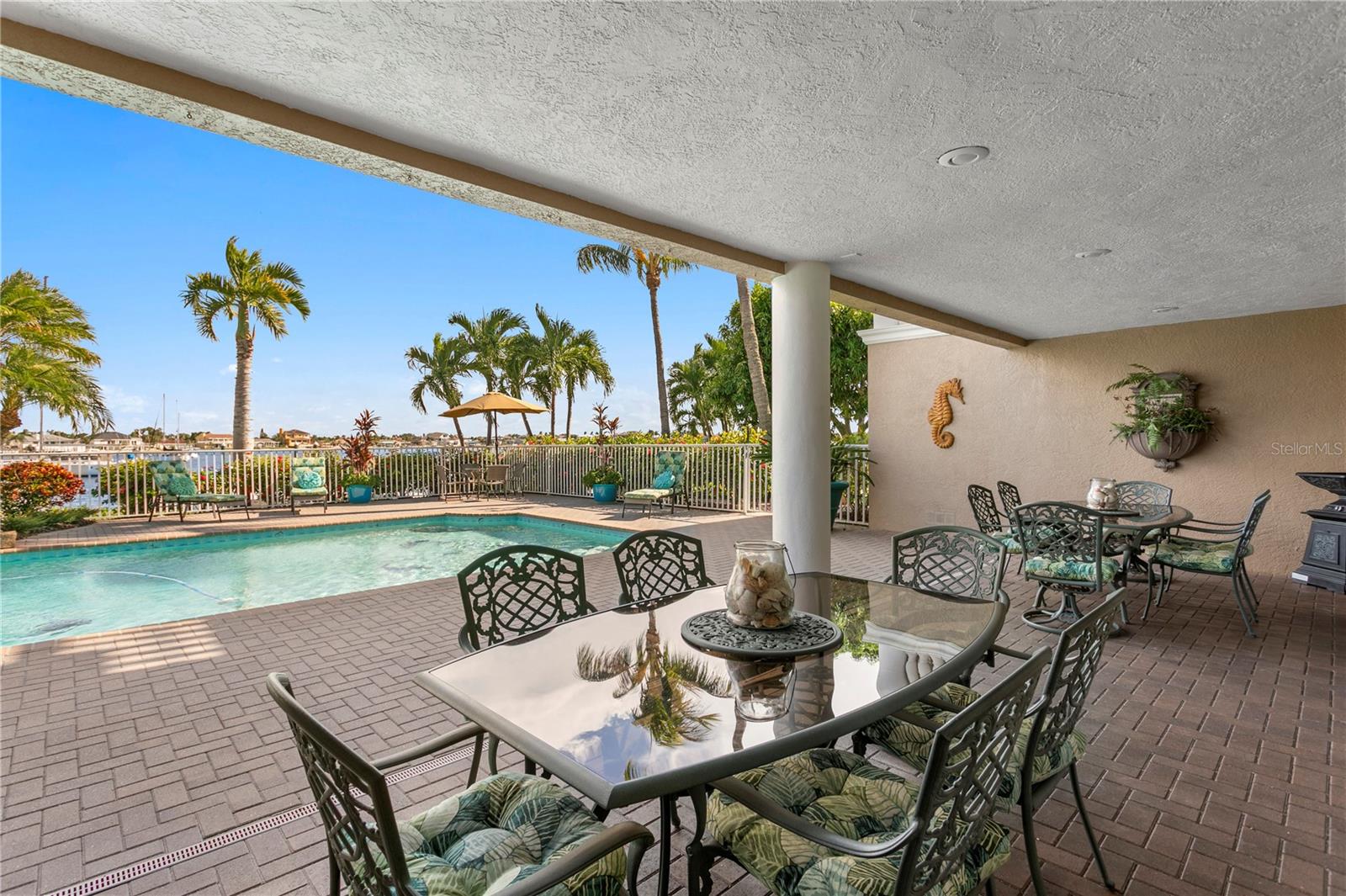 1ST | FLAT ISLAND - Residential