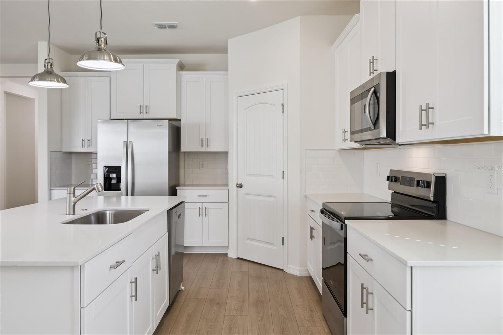 WATERLEIGH PH 5 - Residential Lease