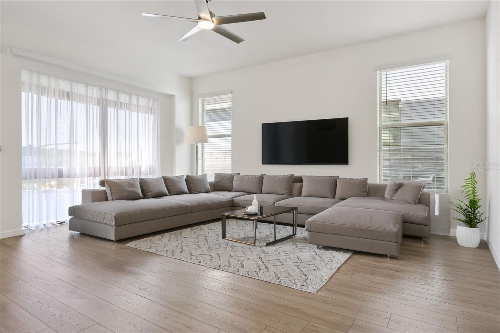 WATERLEIGH PH 5 - Residential Lease