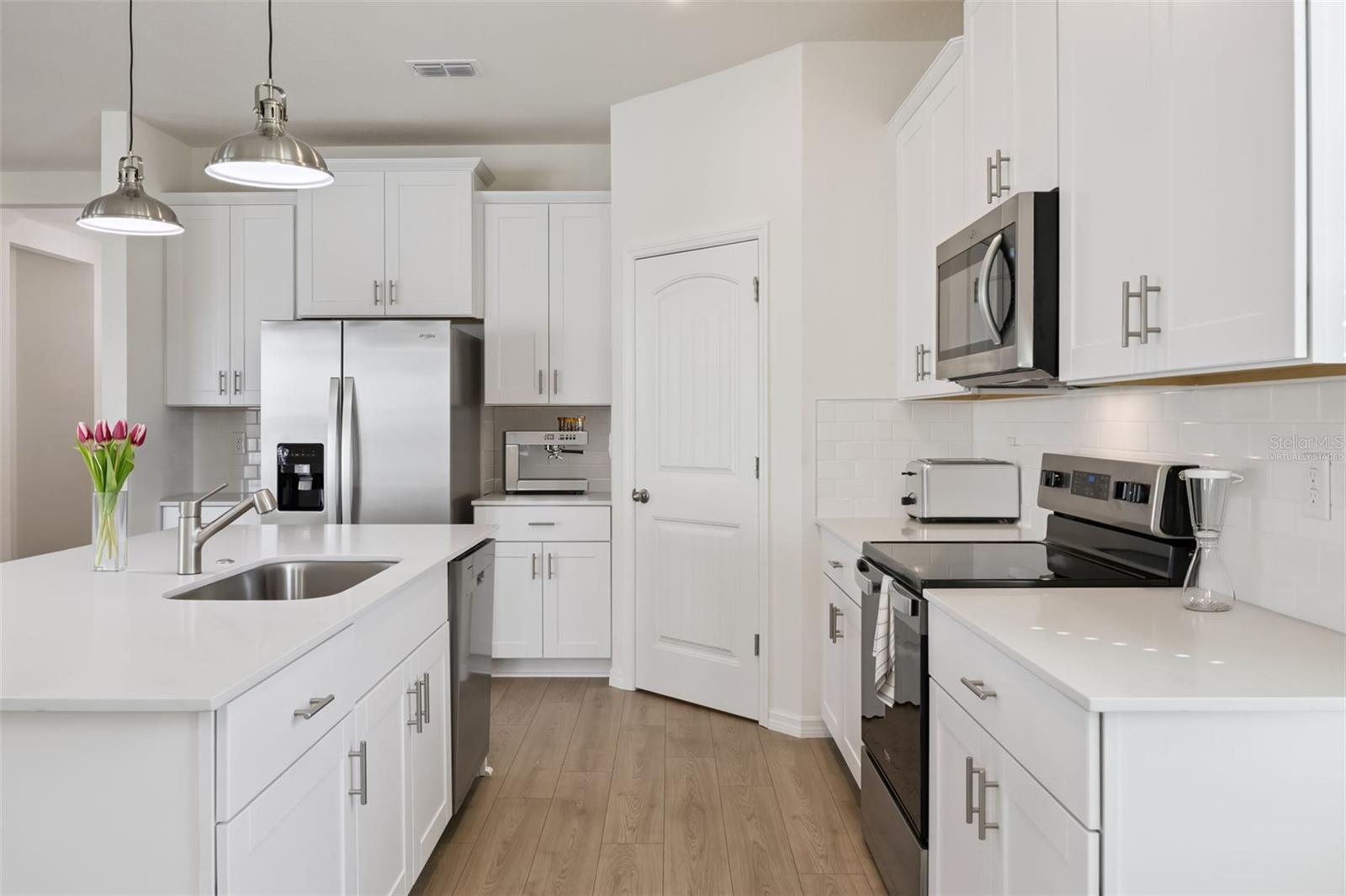 WATERLEIGH PH 5 - Residential Lease