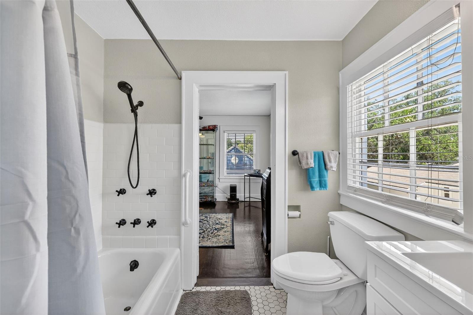 COUNTRY CLUB ADD - Residential
