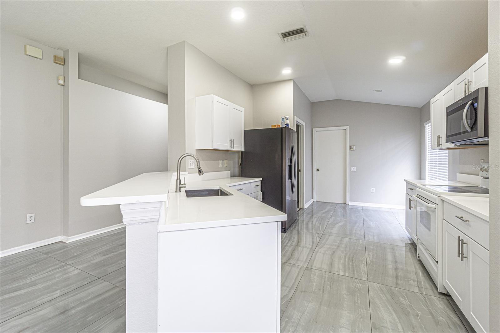 LEXINGTON OAKS PH 02 - Residential