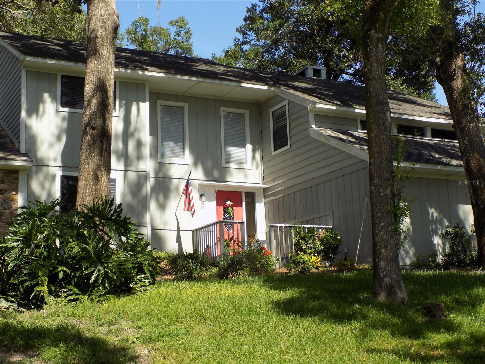 2108 DOGWOOD CIRCLE