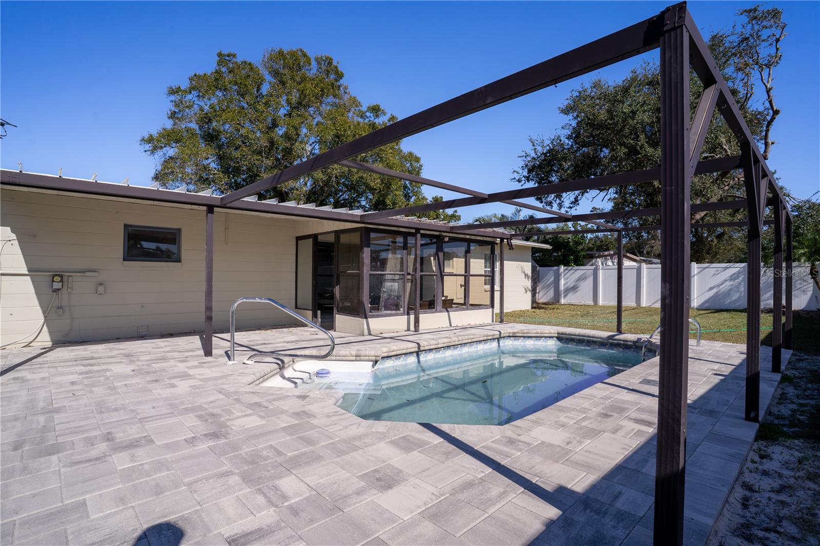 MEADOW LAWN 7TH ADD - Residential