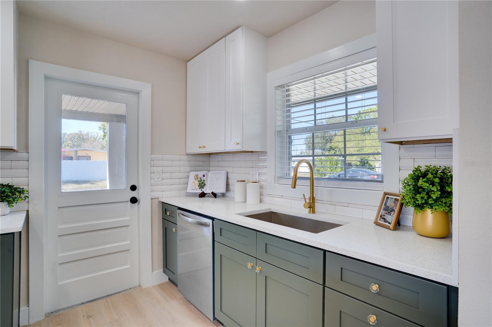 MEADOW LAWN 7TH ADD - Residential