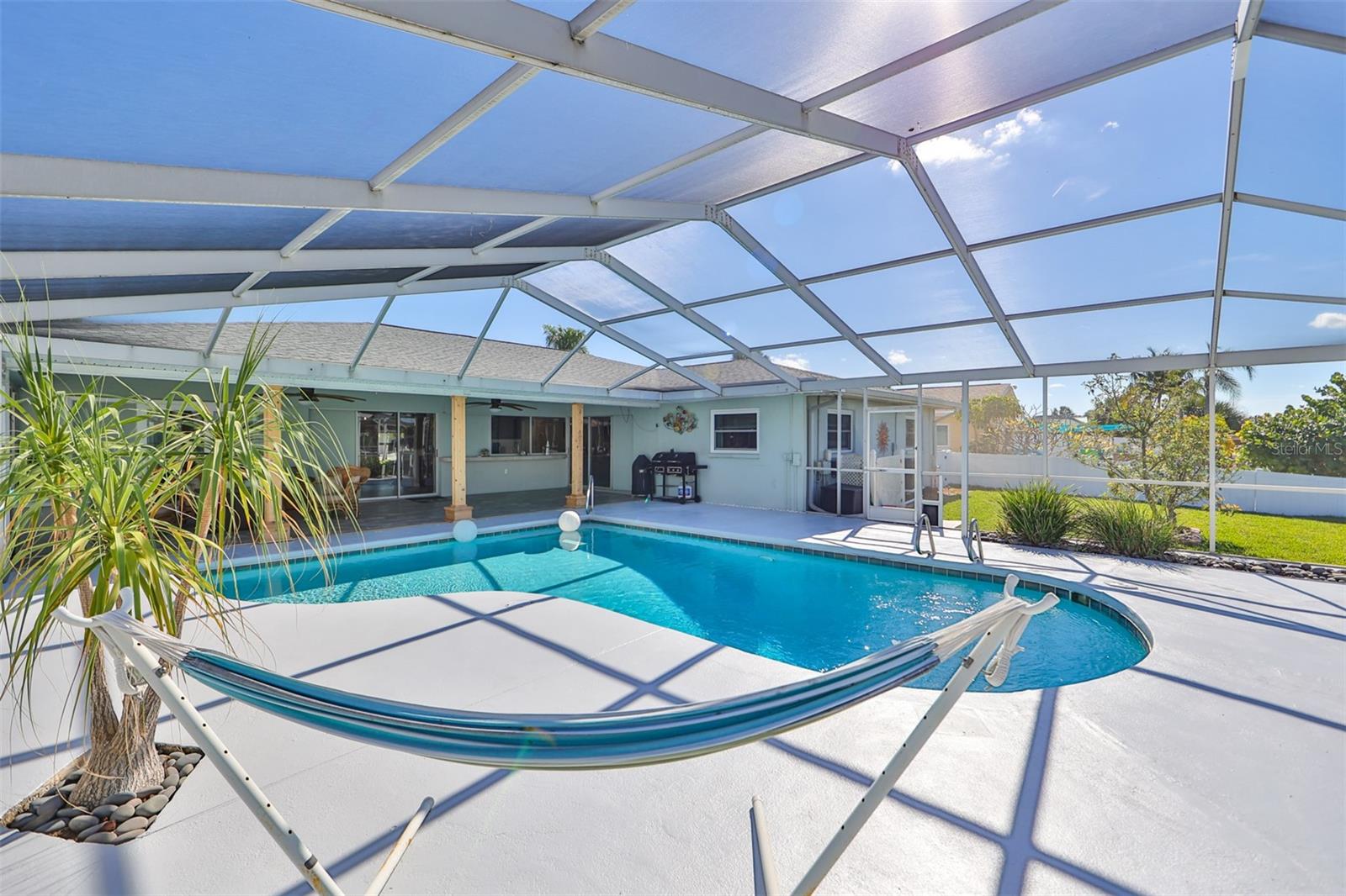 APOLLO BEACH UNIT 13 PT 1 RE - Residential