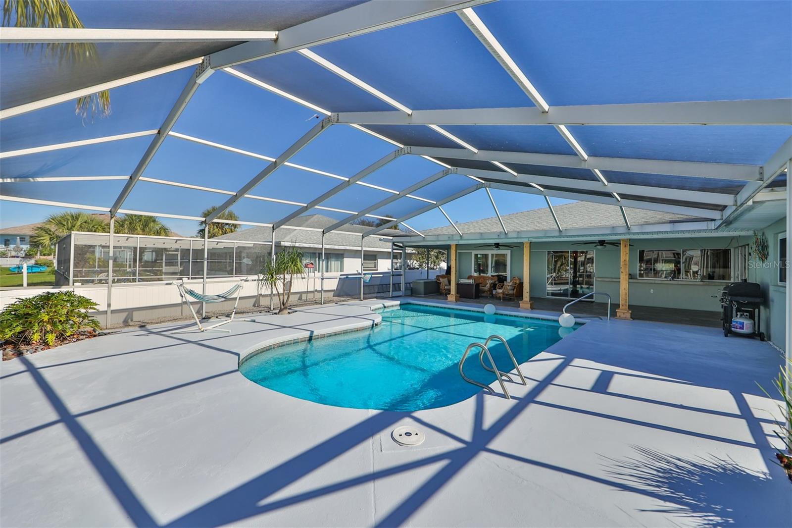 APOLLO BEACH UNIT 13 PT 1 RE - Residential