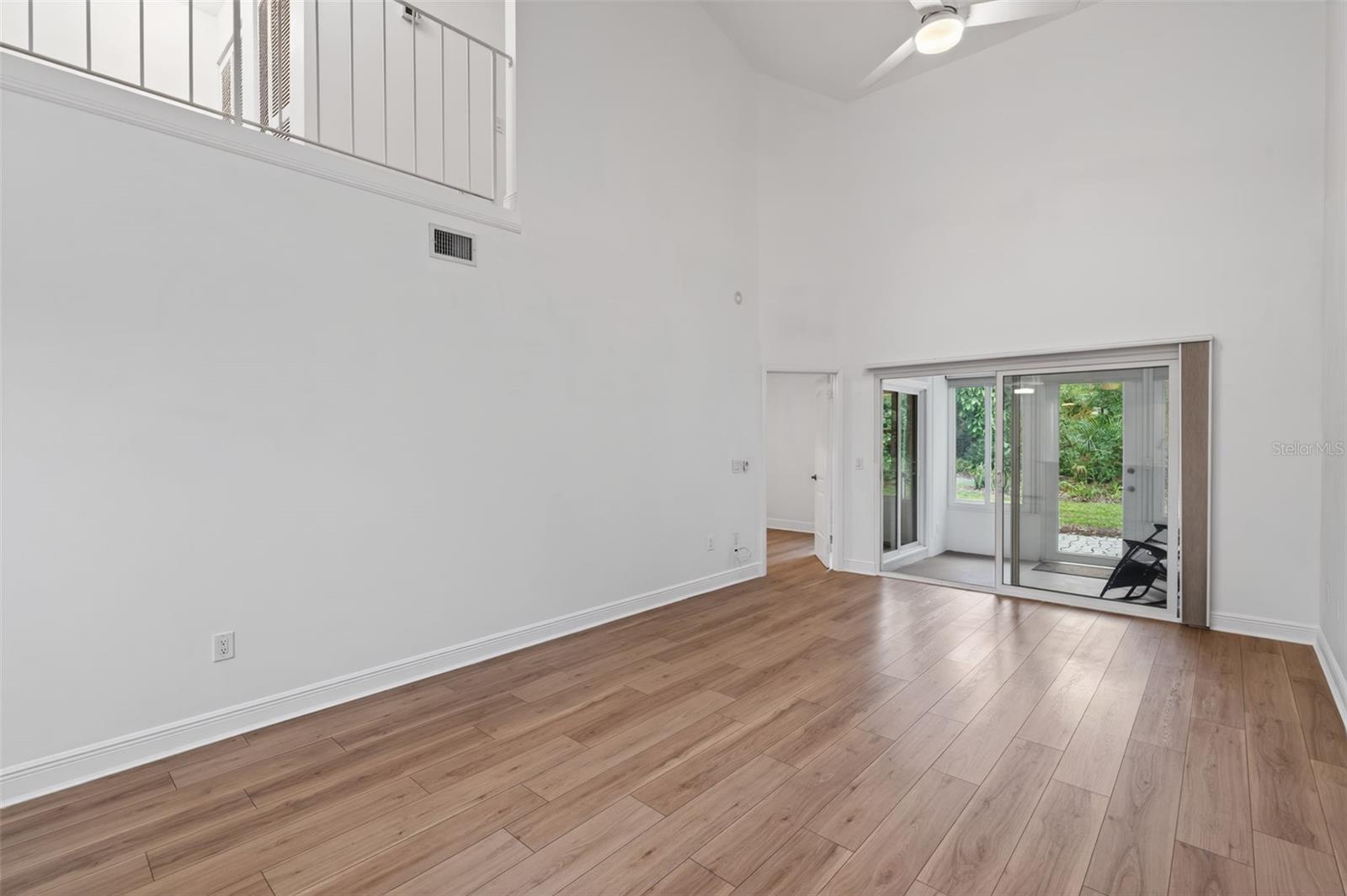 OAK HARBOUR SEC 3 A CONDO - Residential