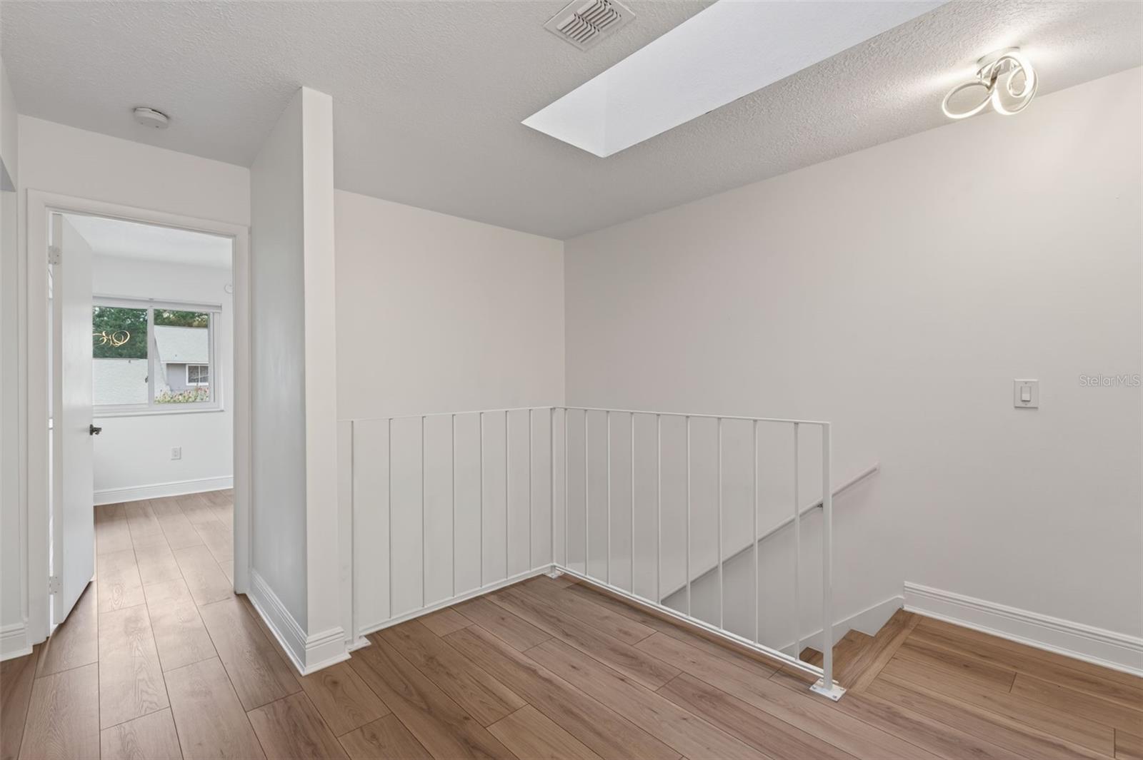 OAK HARBOUR SEC 3 A CONDO - Residential