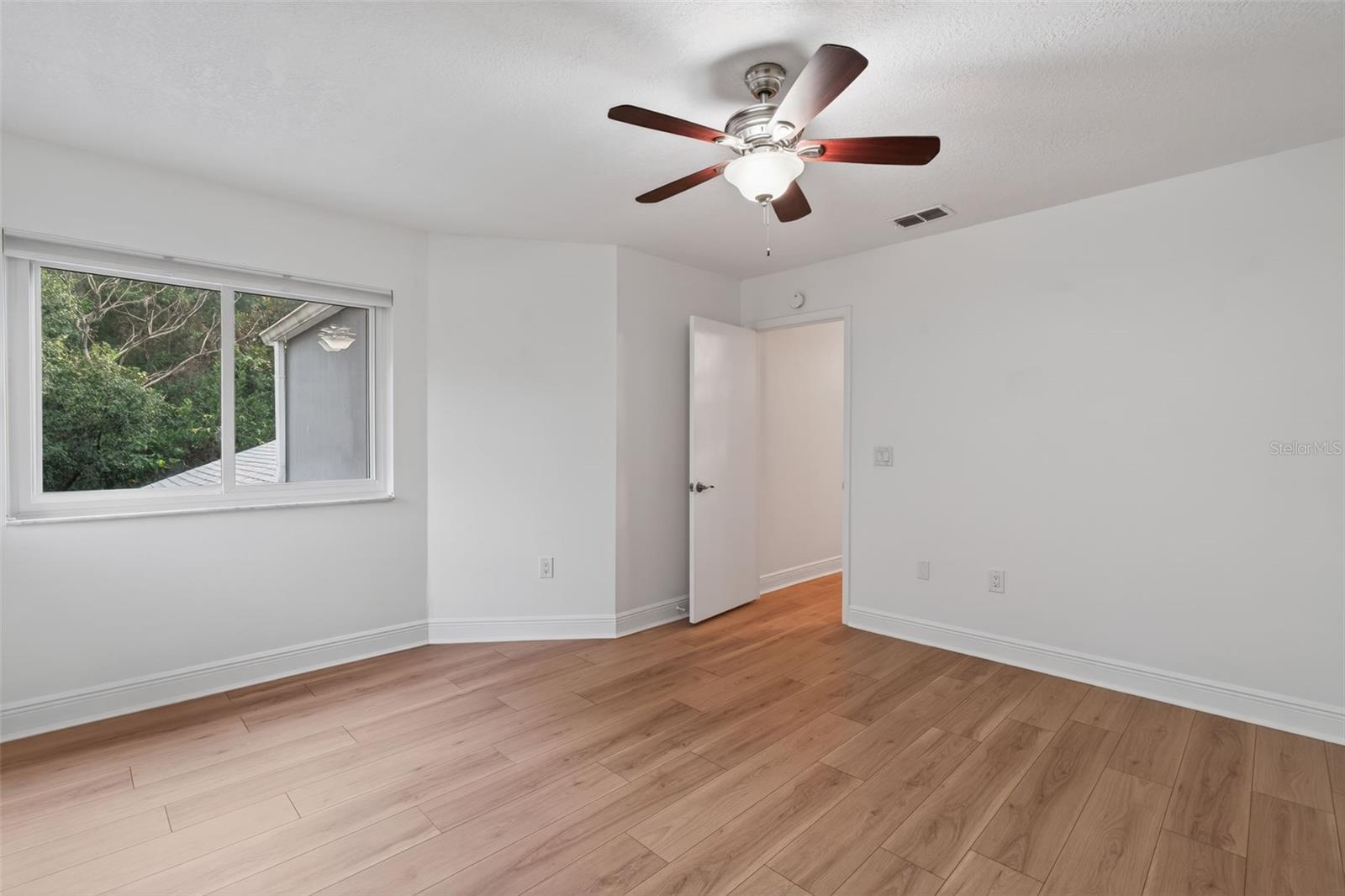 OAK HARBOUR SEC 3 A CONDO - Residential