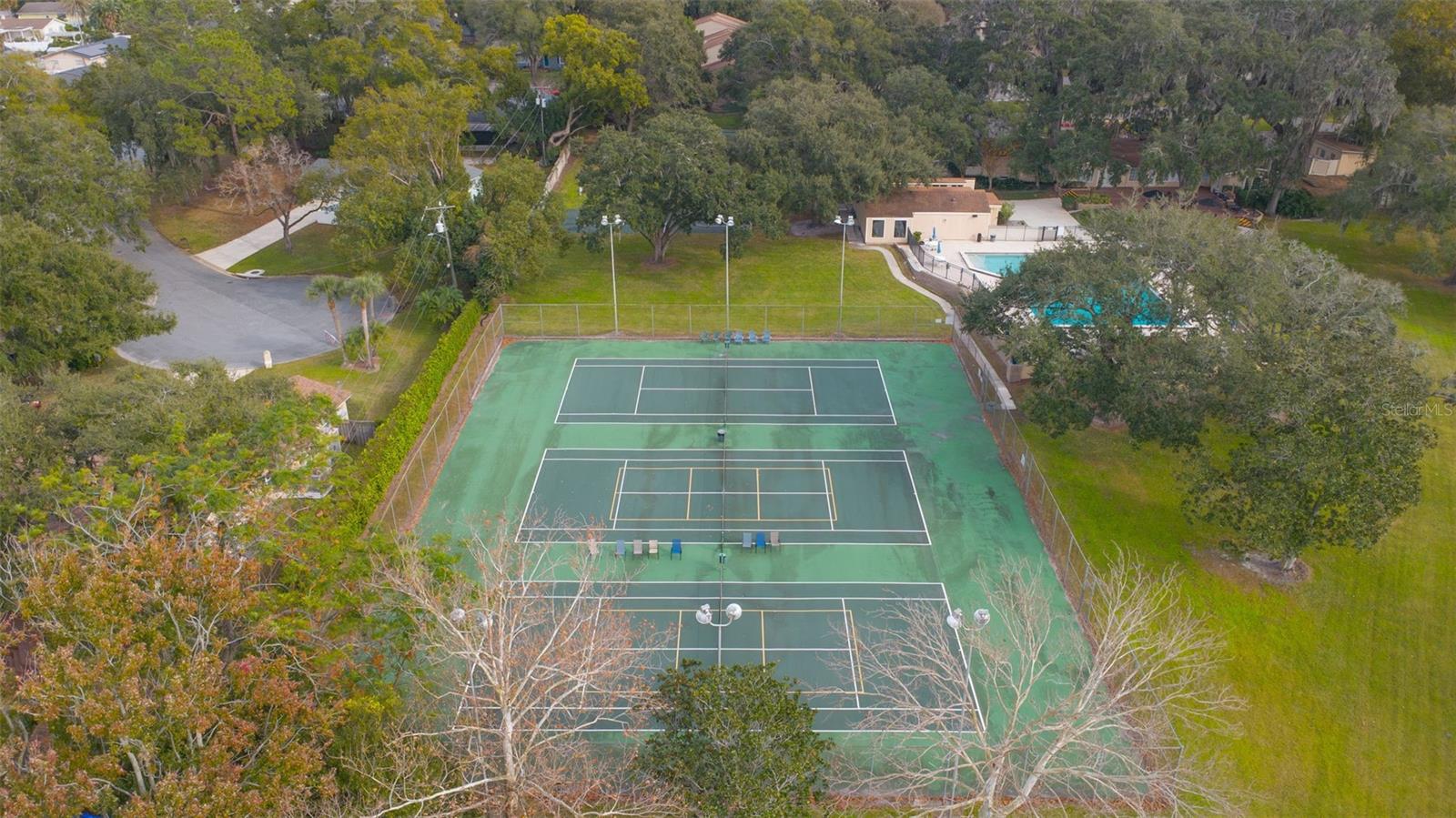 OAK HARBOUR SEC 3 A CONDO - Residential