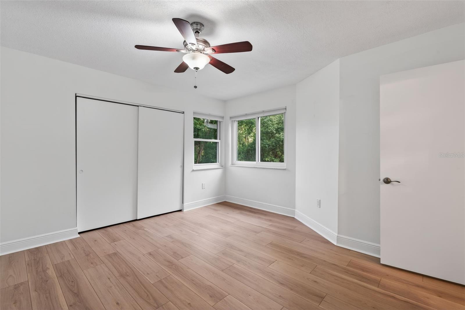 OAK HARBOUR SEC 3 A CONDO - Residential