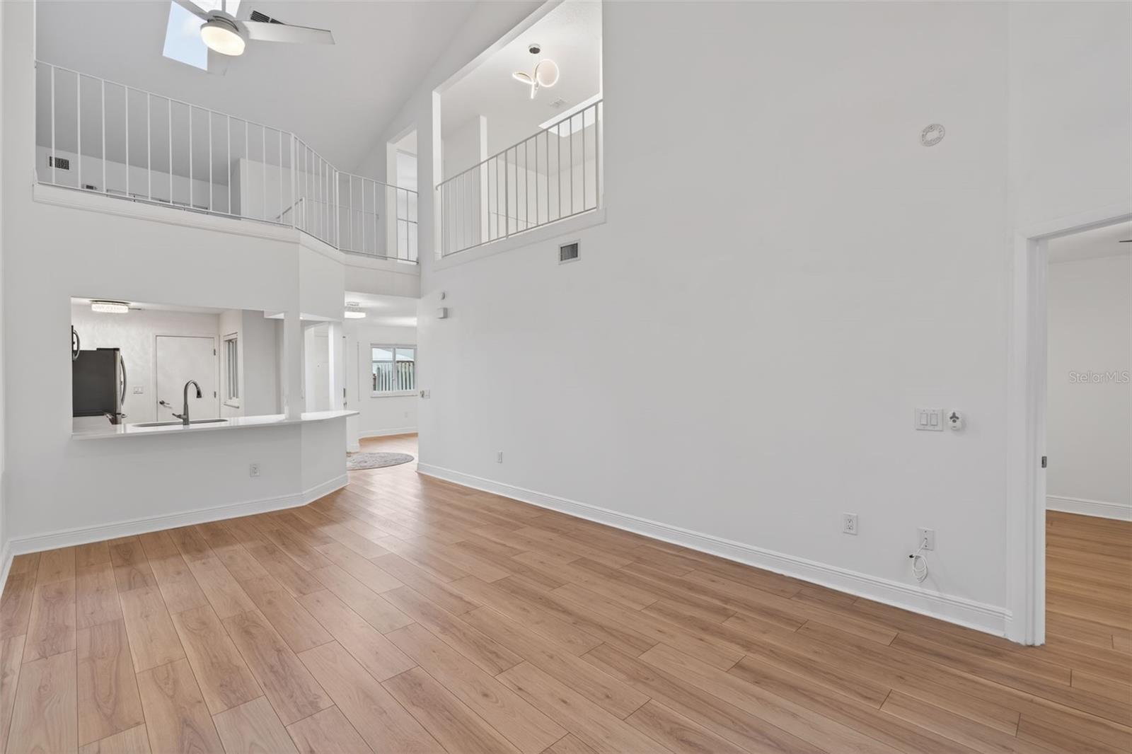 OAK HARBOUR SEC 3 A CONDO - Residential