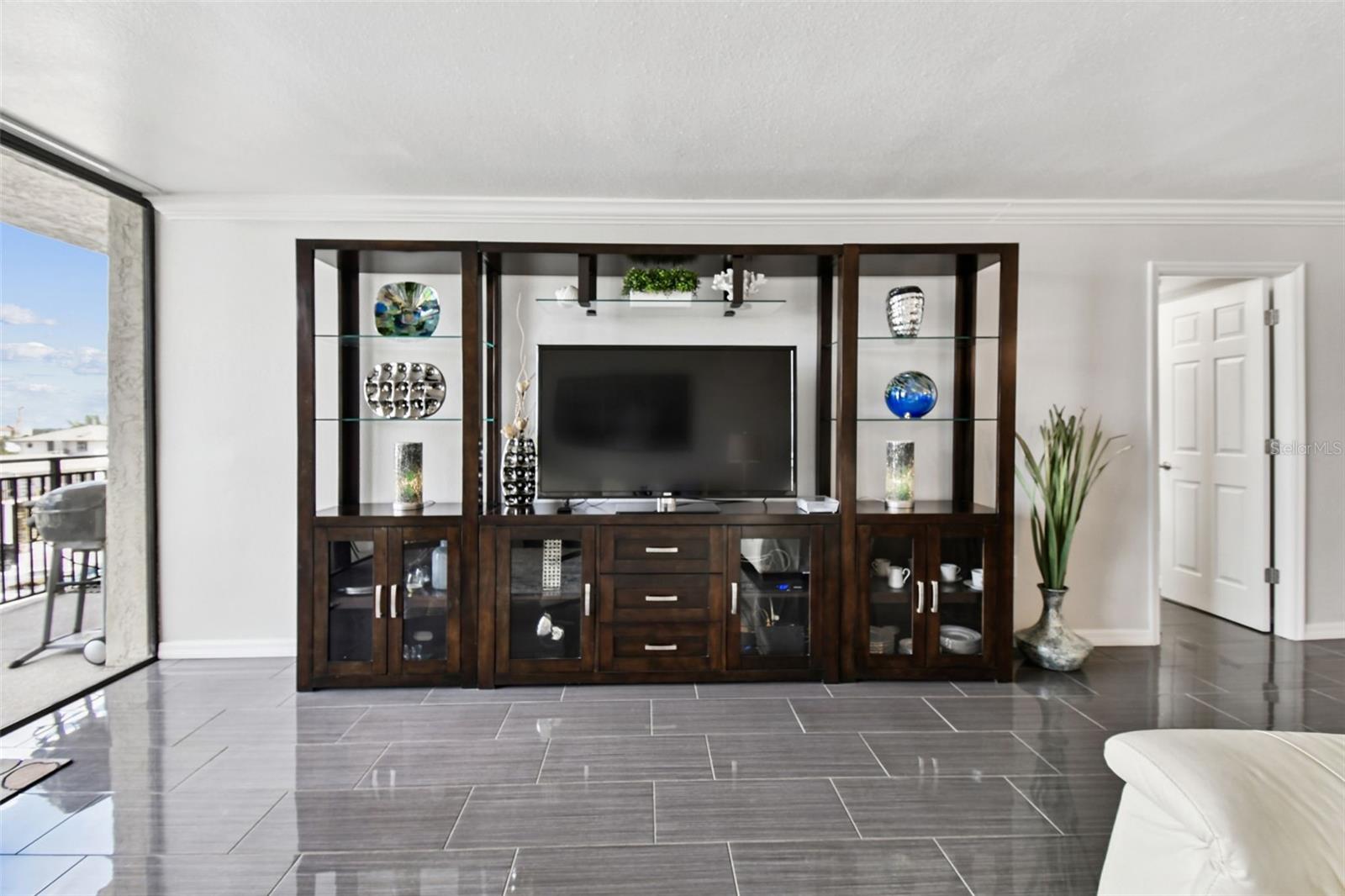 MANSIONS BY THE SEA CONDO - Residential