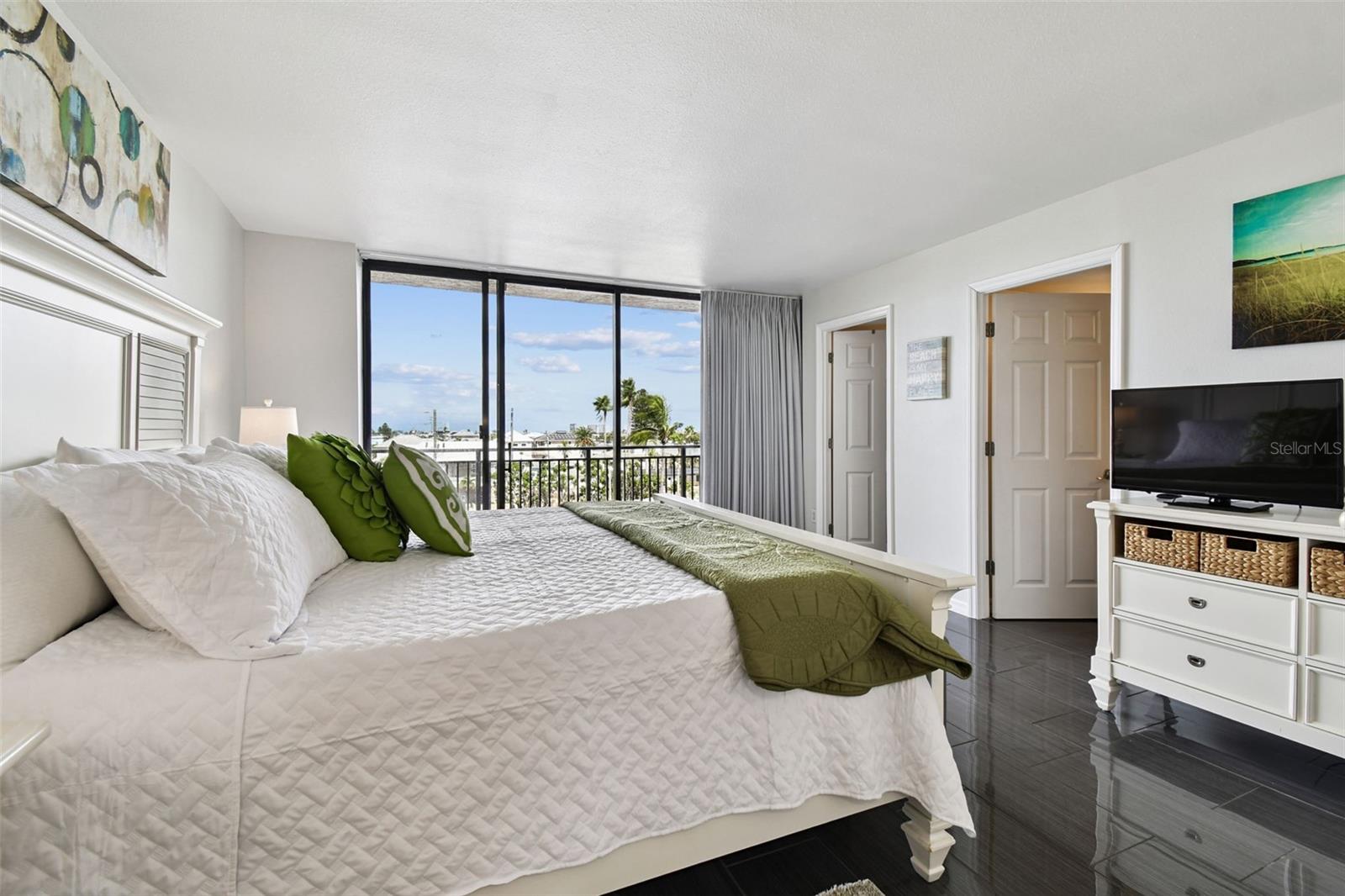 MANSIONS BY THE SEA CONDO - Residential