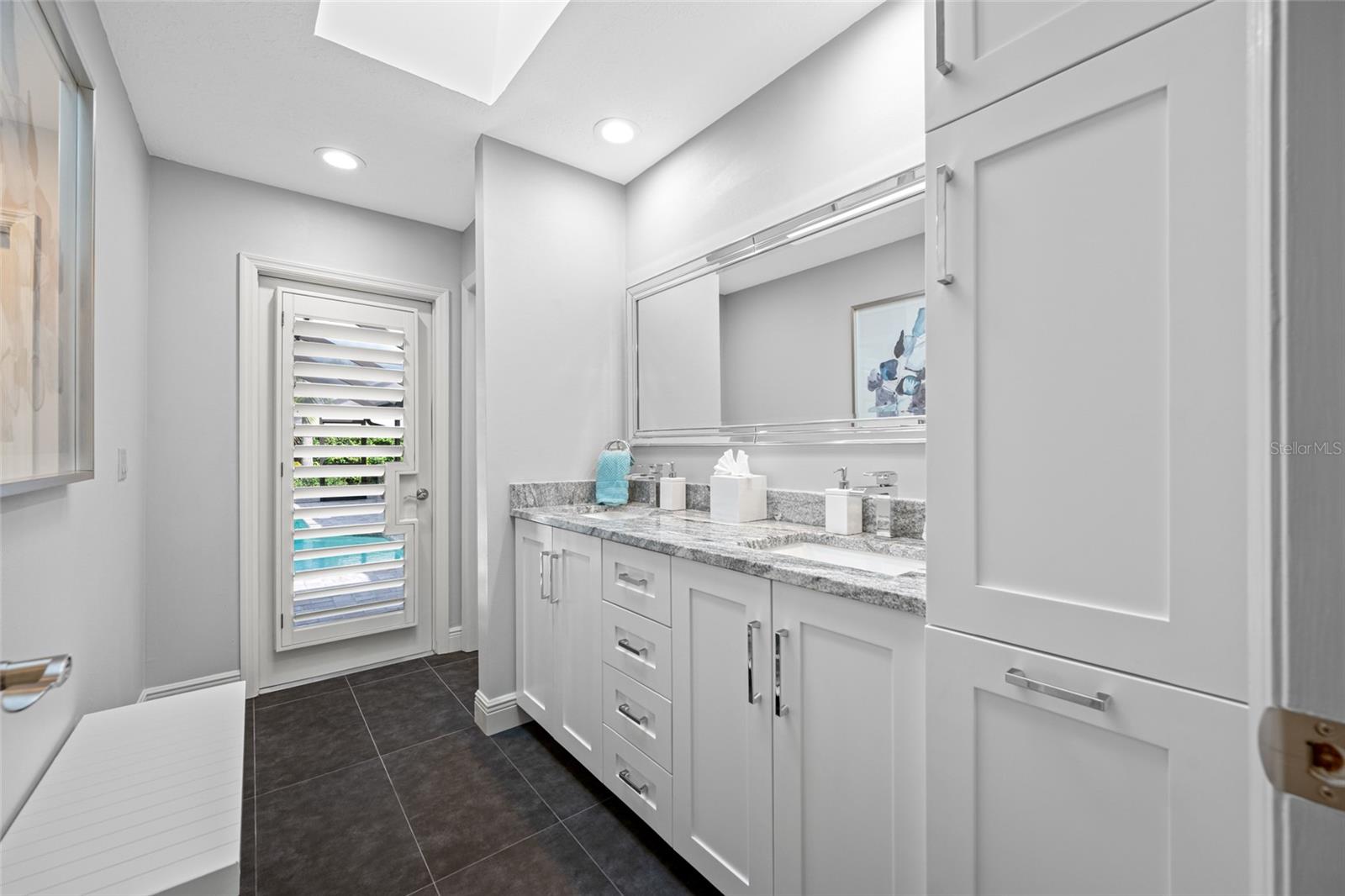 THE MANORS AT CRYSTAL LAKES - Residential