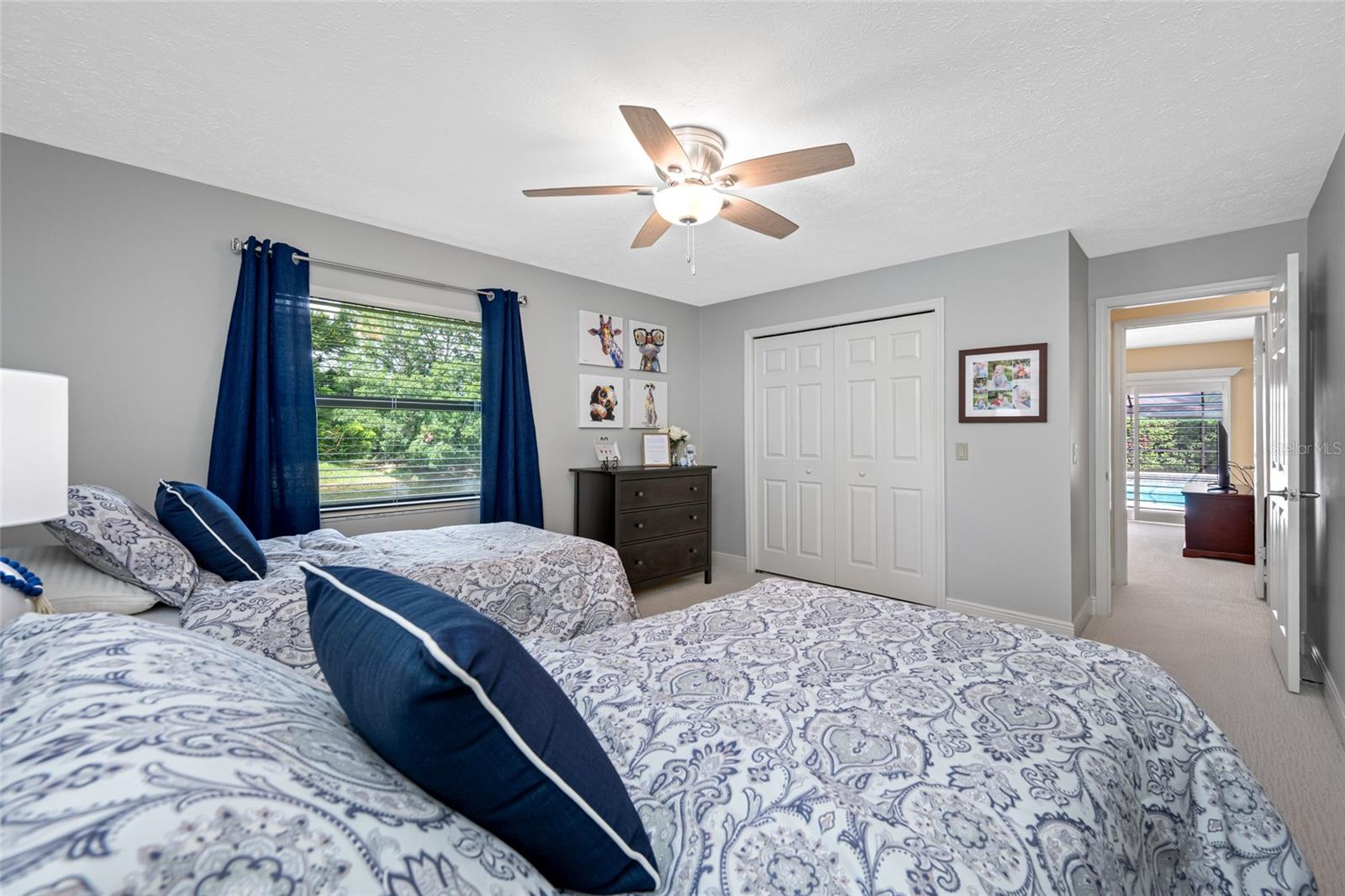 THE MANORS AT CRYSTAL LAKES - Residential
