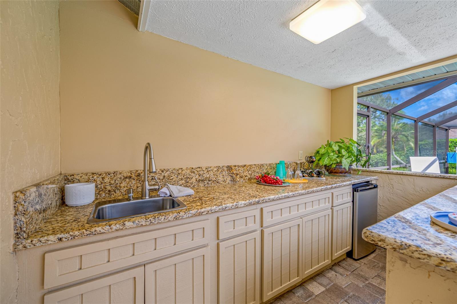 THE MANORS AT CRYSTAL LAKES - Residential