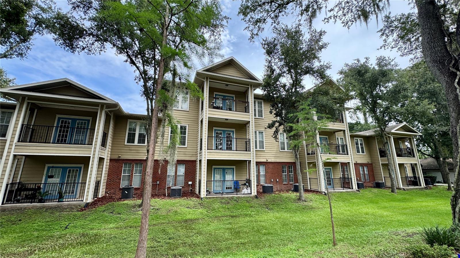 Admin fee waived with a one year signed lease. These will not last long! Every apartment home features your own bedroom with private bath. Common areas and bathrooms have ceramic tile floors and the bedrooms are wood laminate. Kitchen features a breakfast bar and all white appliances including a side-by-side refrigerator, smooth surface range, dishwasher, garbage disposal, microwave and washer/dryer. Spacious living room with lighted ceiling fan and private patio or balcony. Pet friendly community.
Rent includes pest control, refuse and parking. AVAILABLE NOW!