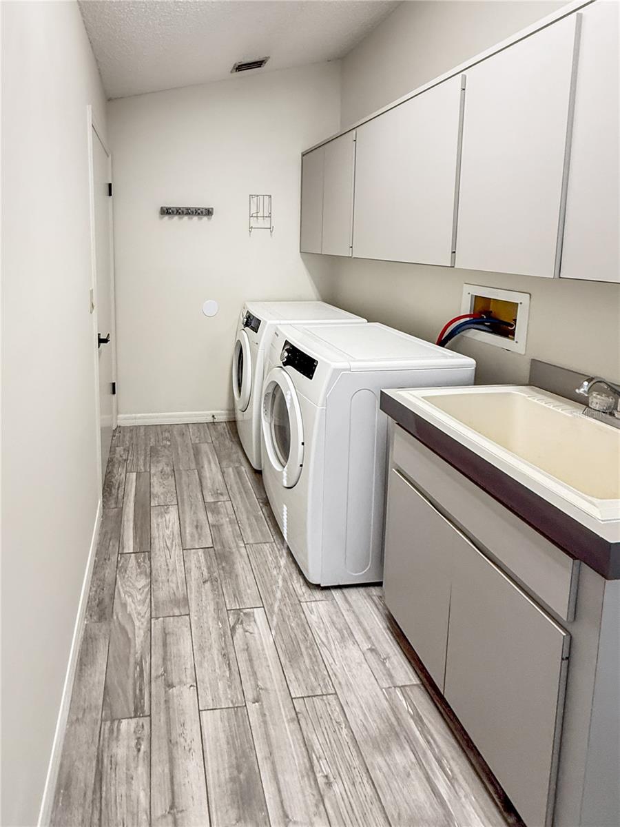 FOREST OAKS - Residential