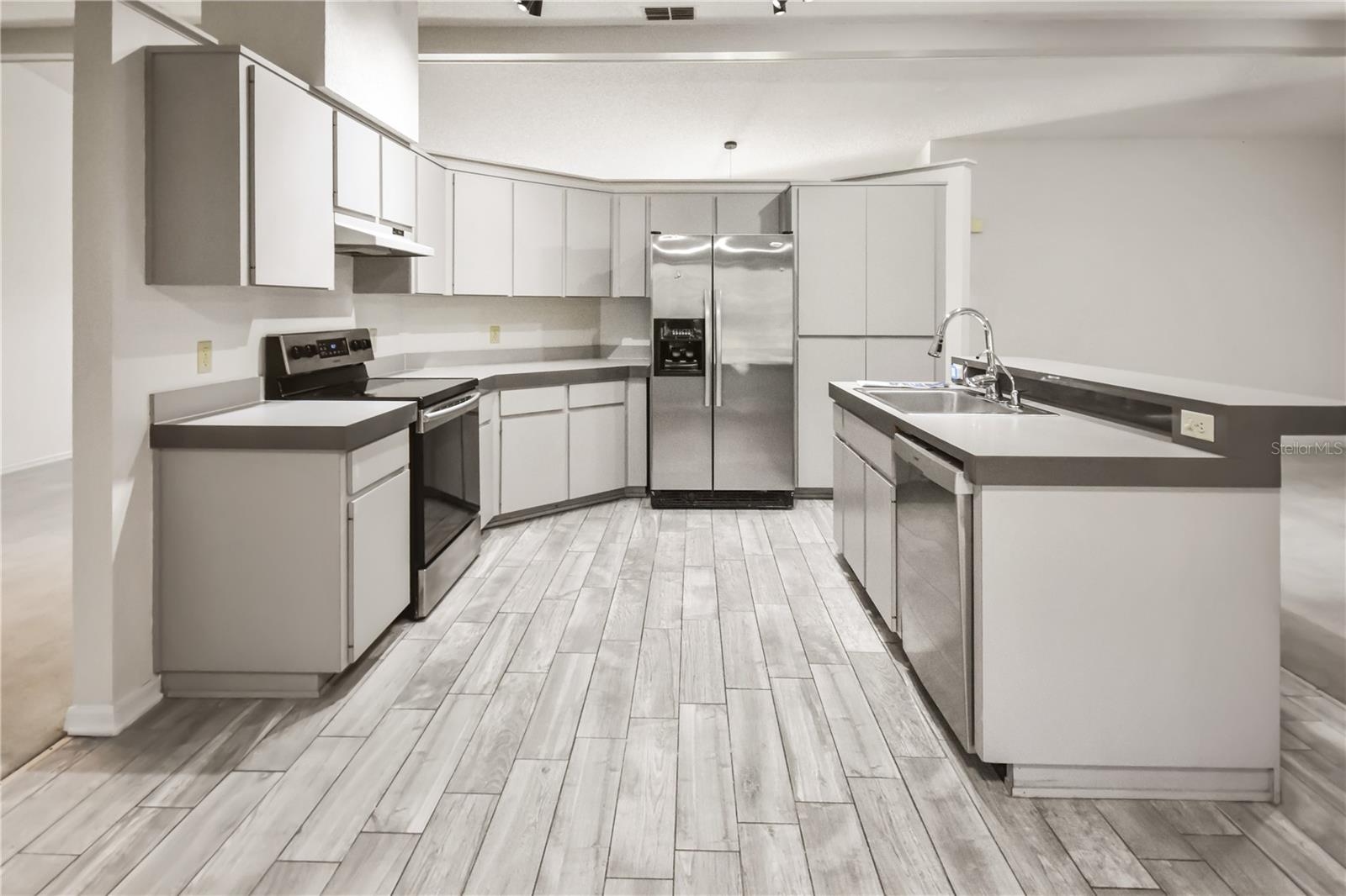 FOREST OAKS - Residential