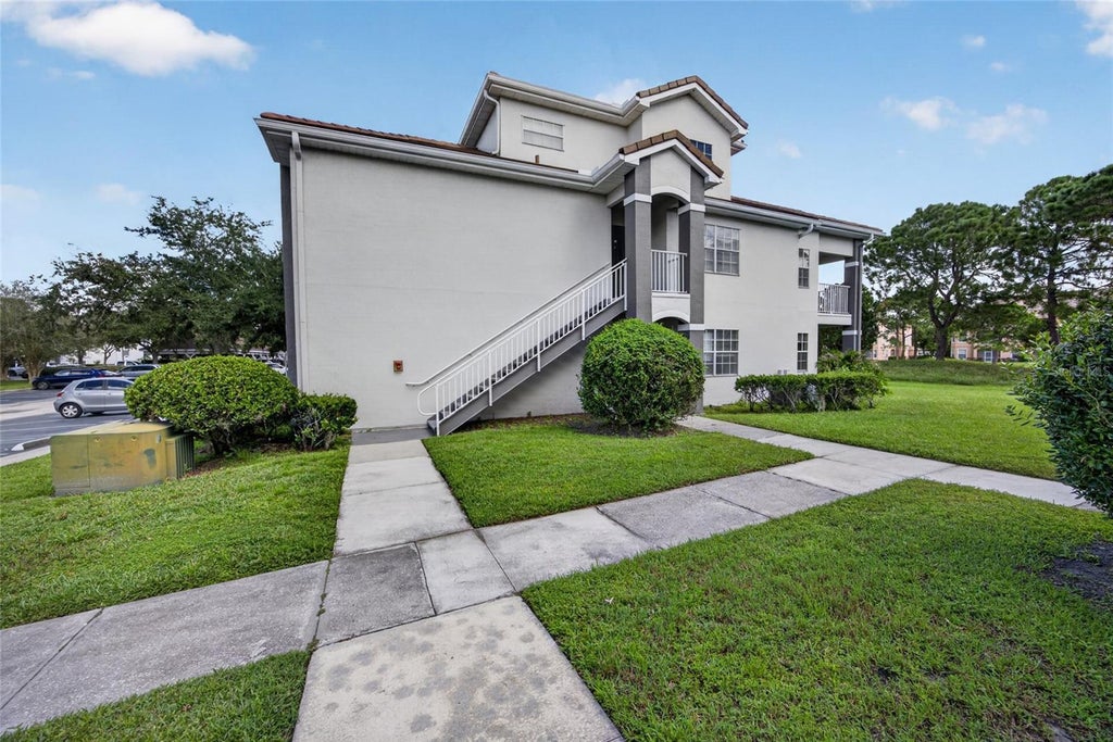 Photo of 14013 Fairway Island Drive #428, Orlando, FL 32837 (MLS # O6439322)