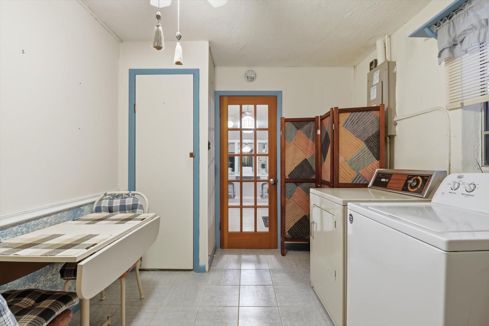 BEVERLY HILLS UNIT 05 - Residential