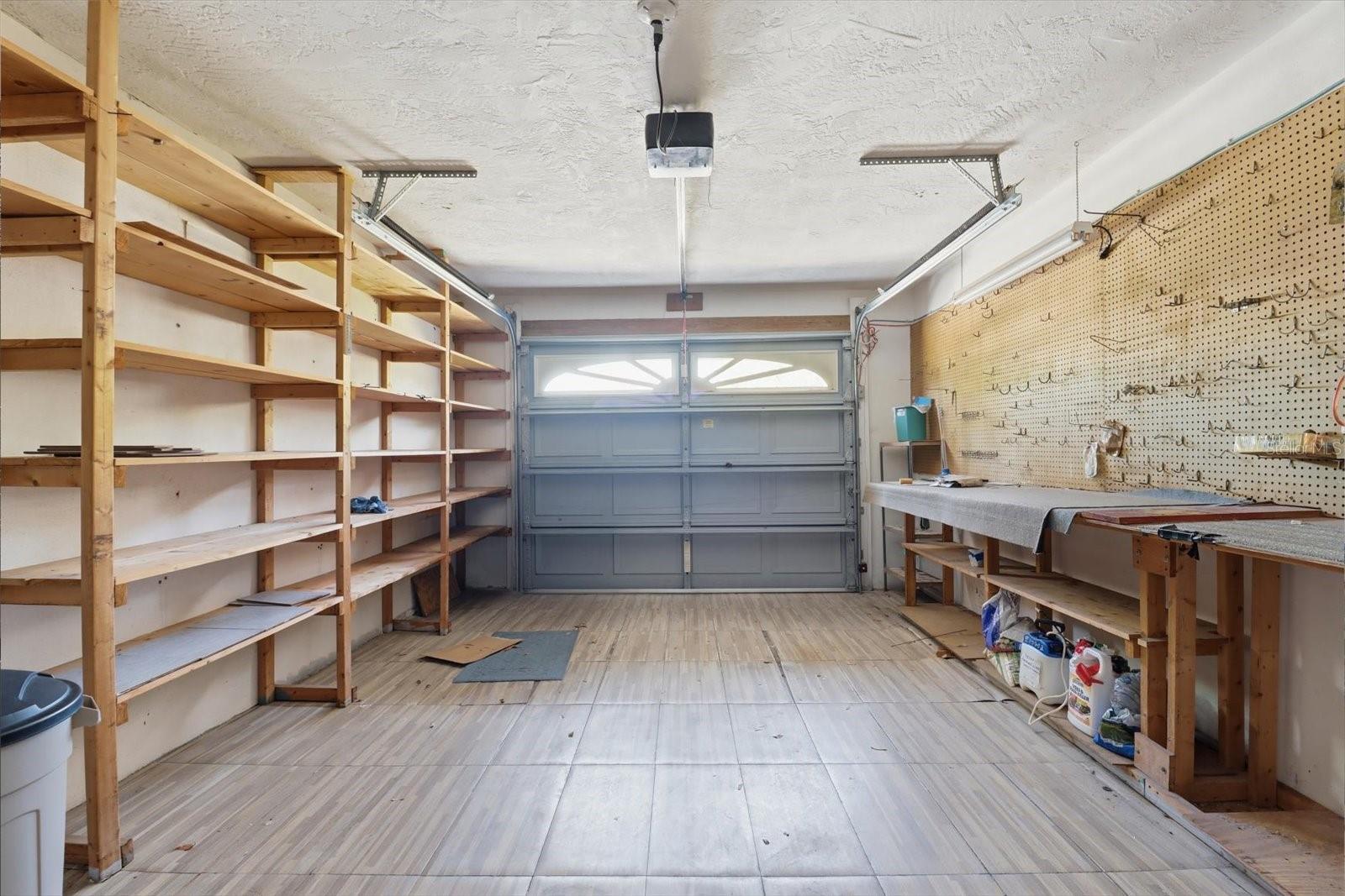 BEVERLY HILLS UNIT 05 - Residential