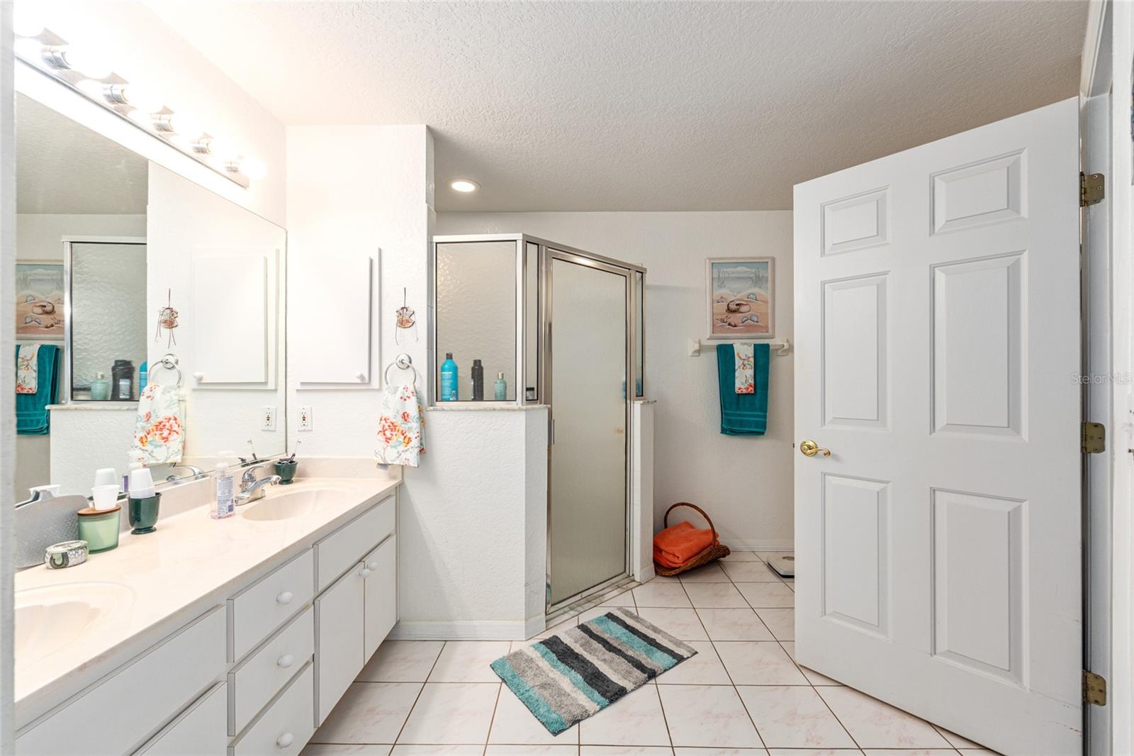 HIDDEN LAKE UN 04 - Residential