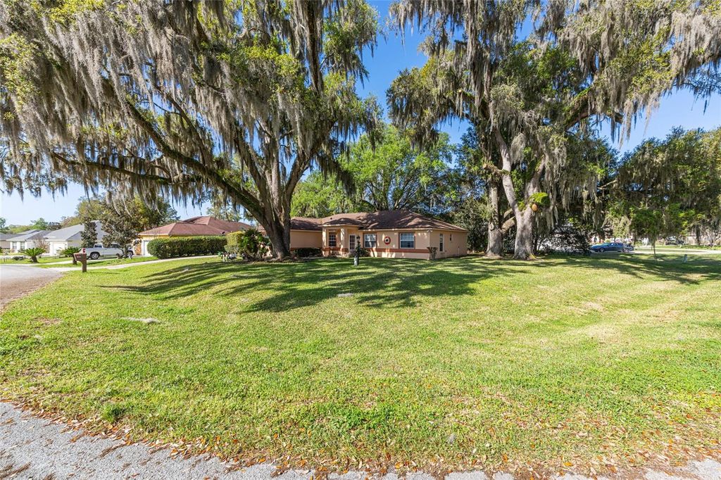 Photo of 10090 SW 78th Court, Ocala, FL 34476 (MLS # OM721077)