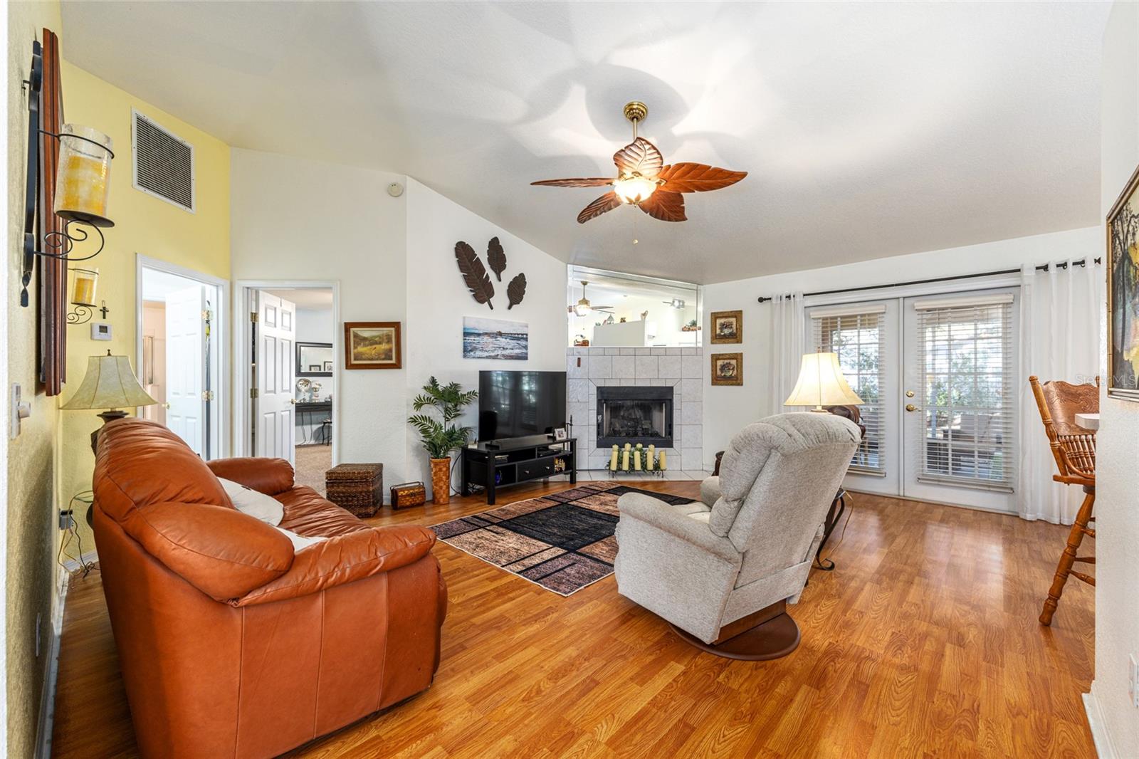 HIDDEN LAKE UN 04 - Residential