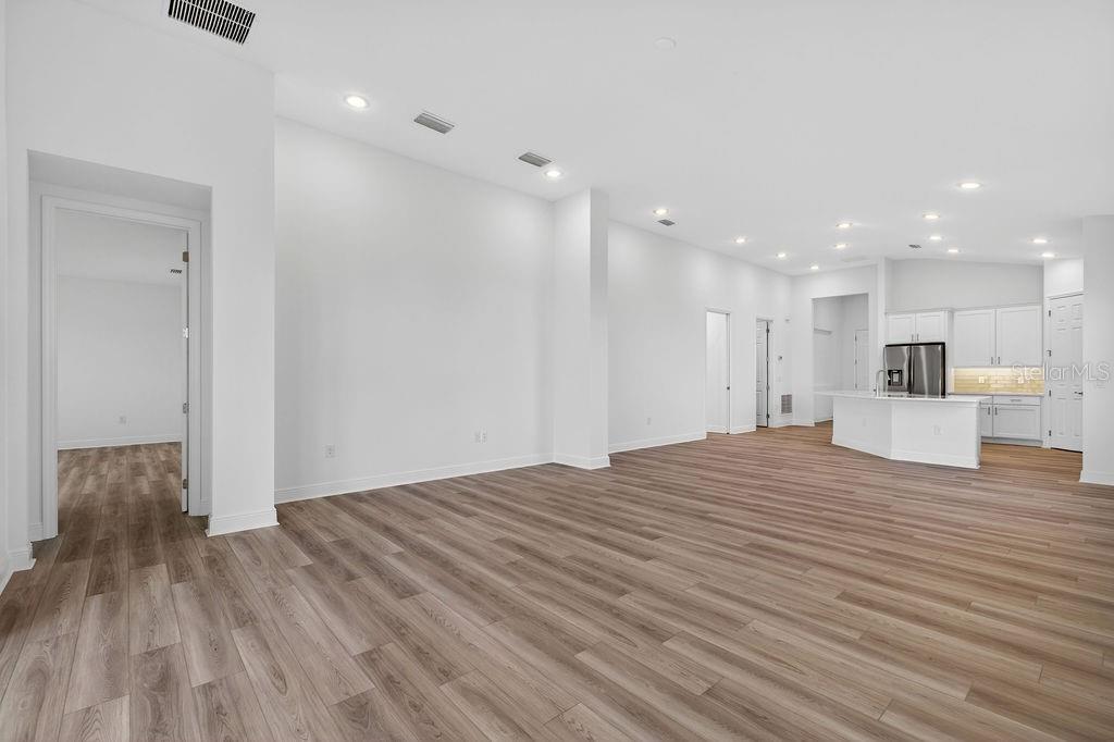 LAKES OF MOUNT DORA - Residential