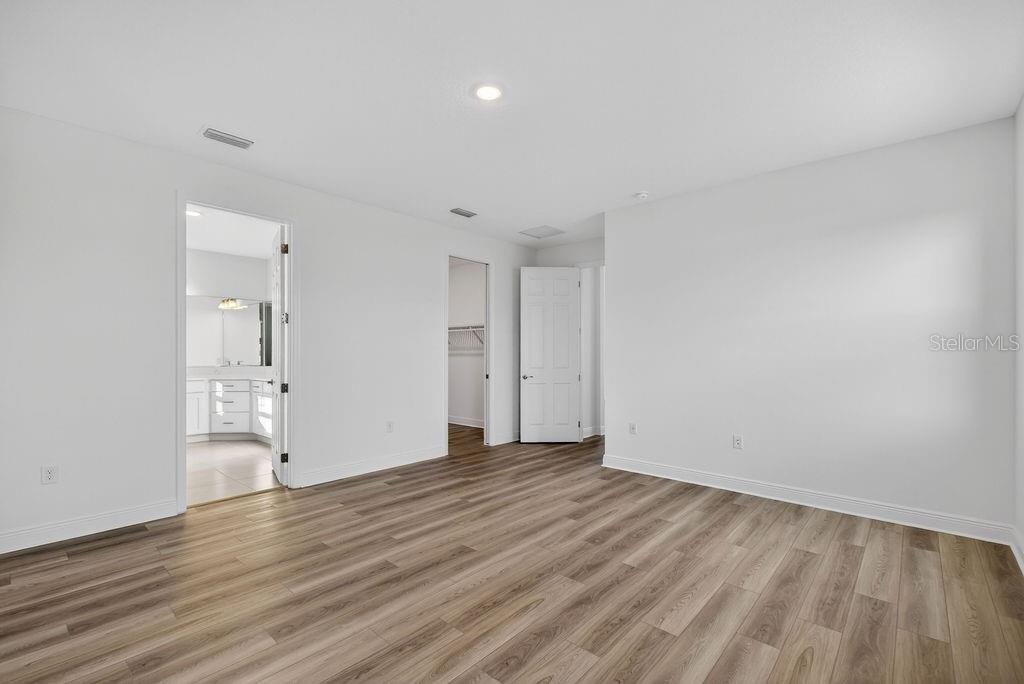 LAKES OF MOUNT DORA - Residential